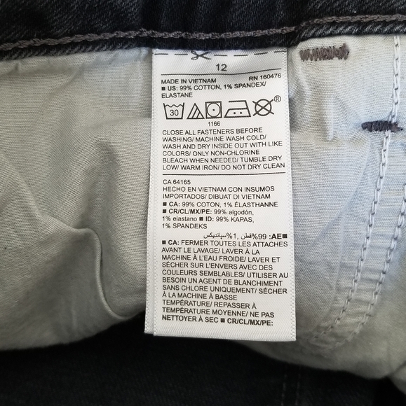 Old Navy Jean Shorts - Picture 4 of 4